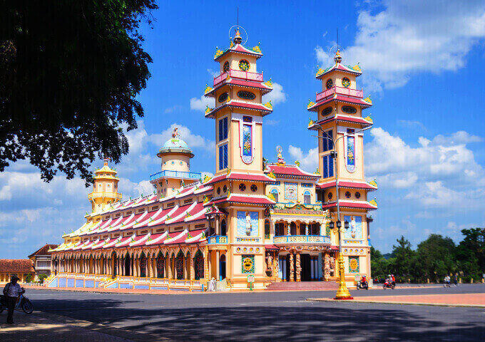 cao-dai-temples